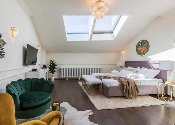 Holt Old Town Luxury Suites