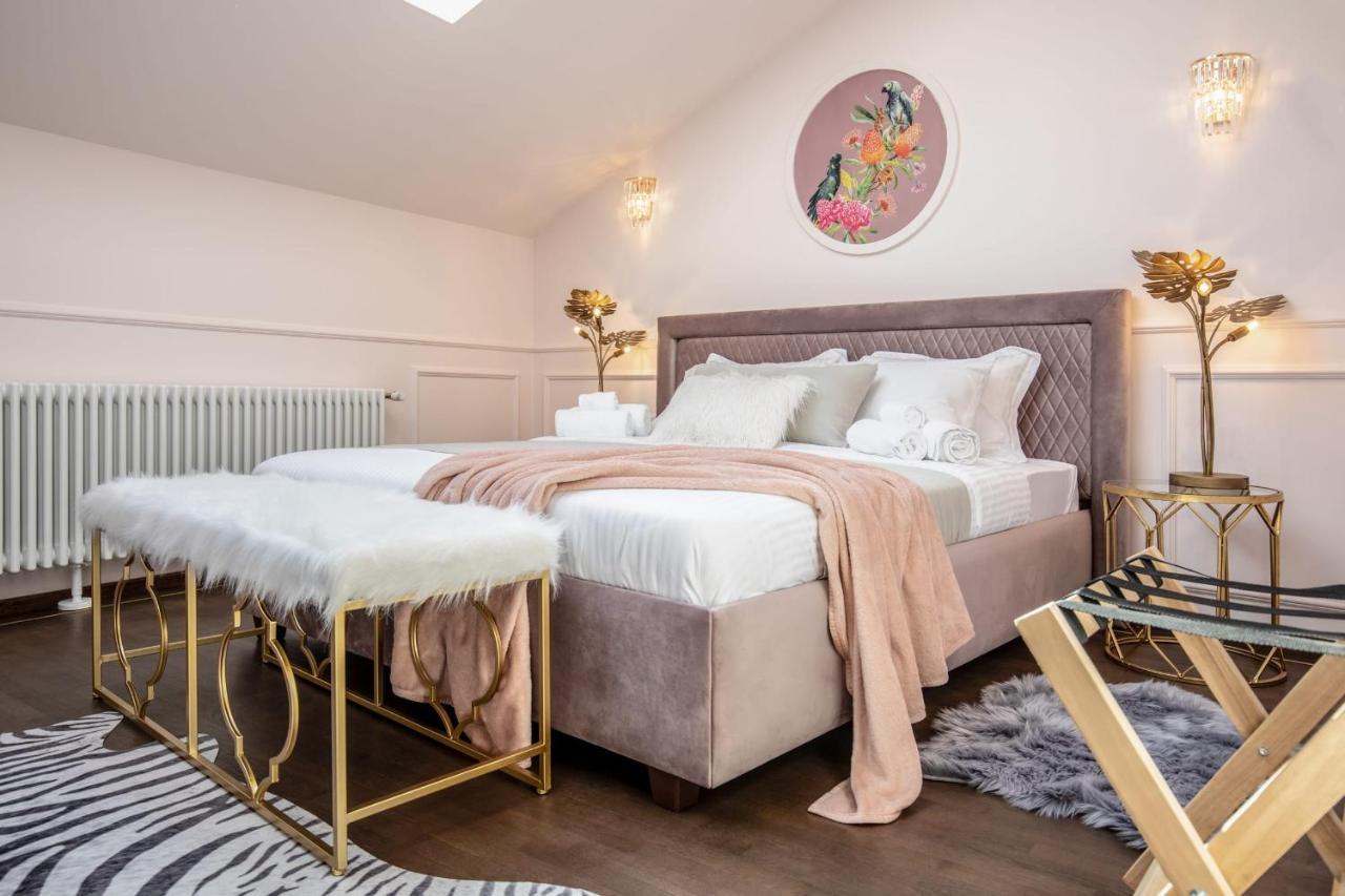 Holt Old Town Luxury Bucarest
