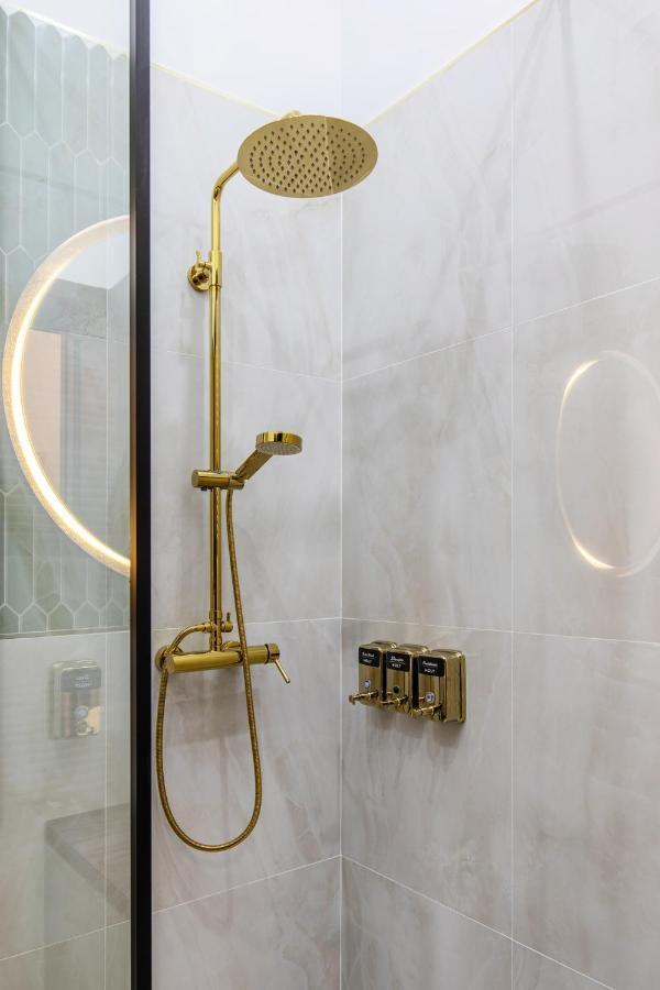 אורחן Holt Old Town Luxury